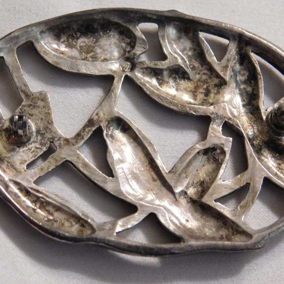 Vintage Oval Leaf Silver Tone Brooch Pin - Picture 4 of 4